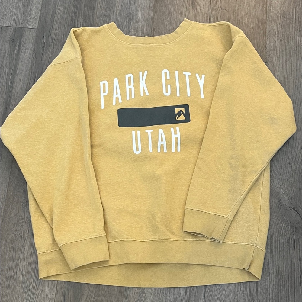 Outfitter Trading Co Park City Utah Crewneck Sweater - Picture 3 of 6